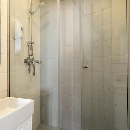 Guest house Cozy Avenida 3*